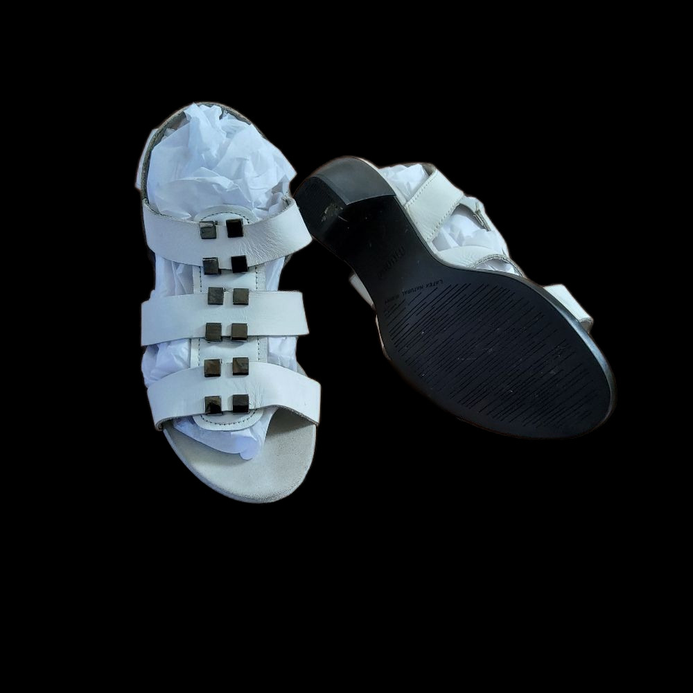 Munro Maggie Strappy Slingback White Leather Sandals Size 7W